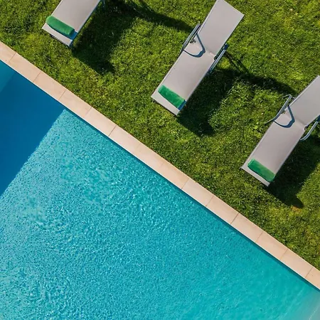 Casa Sol - Private Pool With A Large Garden Holiday home Famalicao