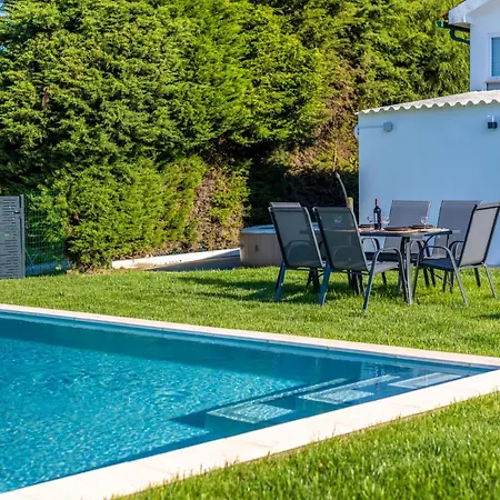Casa Sol - Private Pool With A Large Garden Prázdninový dům Famalicão