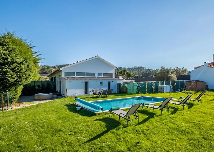 Hébergement de vacances Casa Sol - Private Pool With A Large Garden Famalicão
